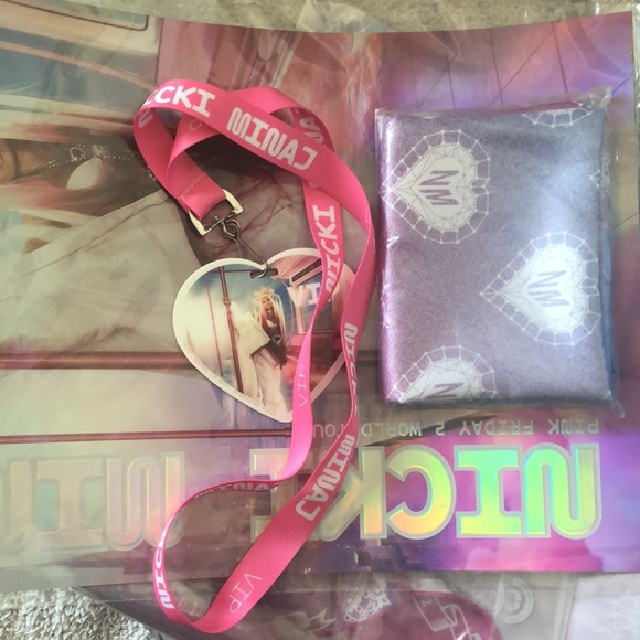 Nicki Minaj Pink Friday 2 WORLD TOUR Merch bundle! - Picture 4 of 8